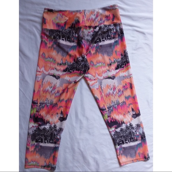 ONZIE Neon Cropped Leggings - Picture 5 of 11